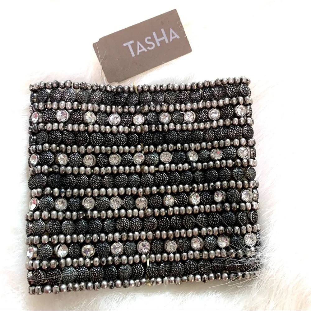 NWT: TASHA GEM BEADED BLACK/SILVER CUFF BRACELET